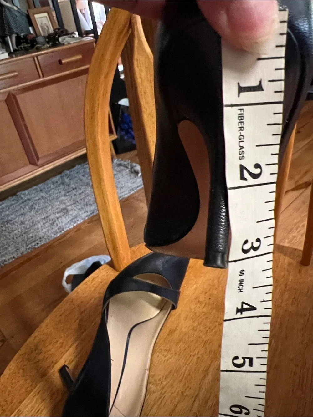 Nine West Black Pointed-Toe Cross-Strap Pumps 6.5